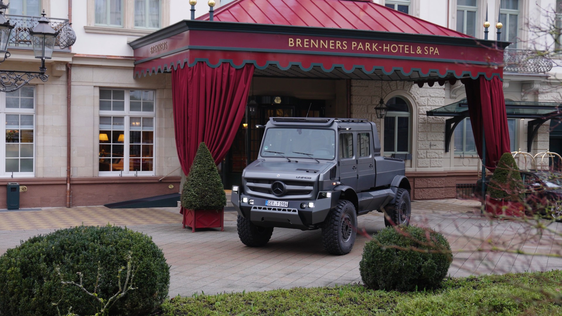 City-friendly convertible meets off-road giant