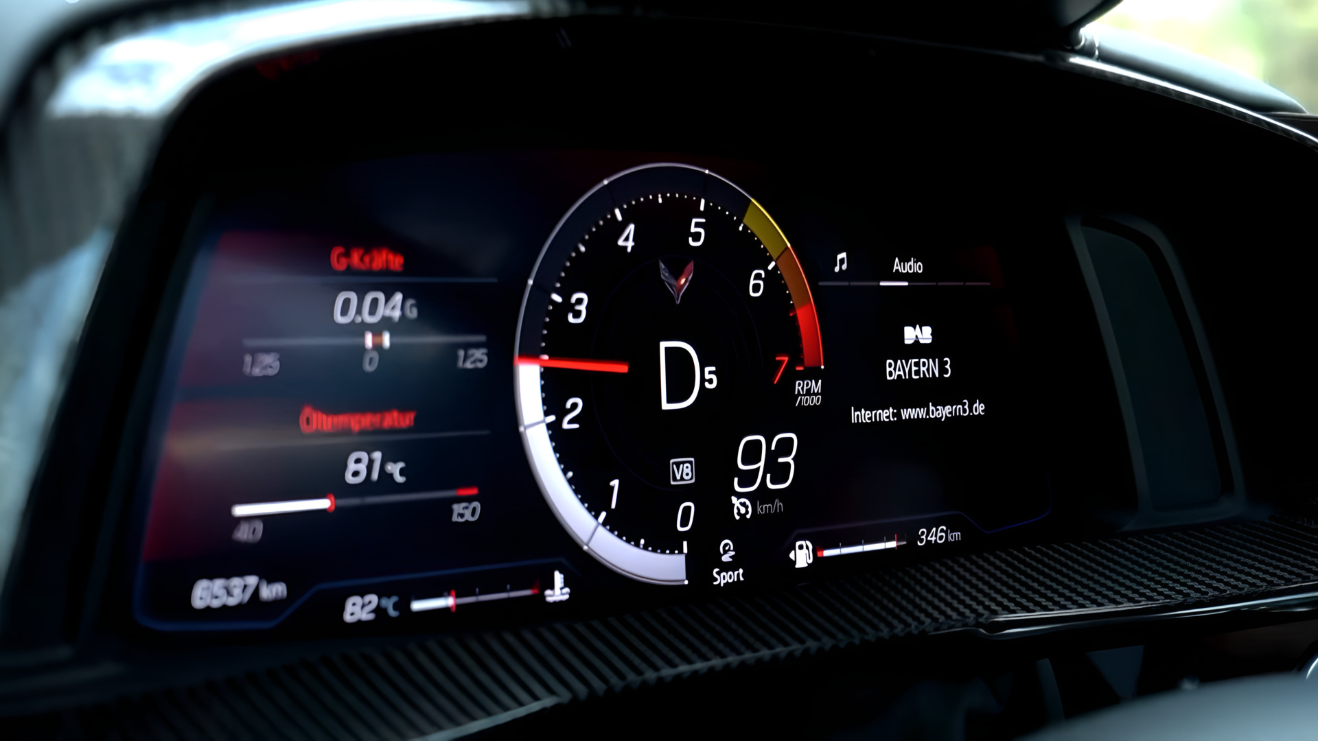 VW Golf R faces the Corvette C8