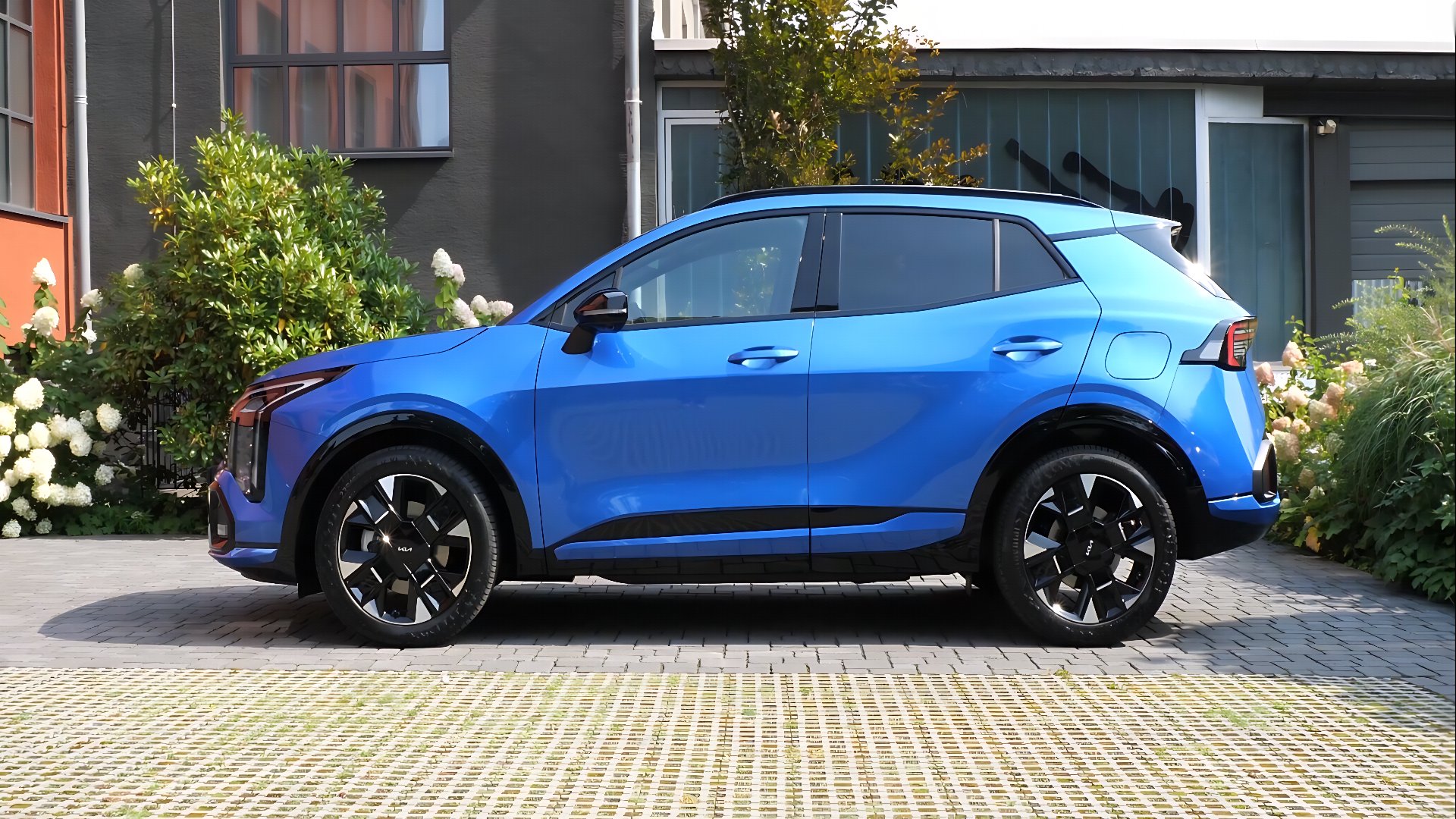 Kia Sportage meets Renault 5 E-Tech